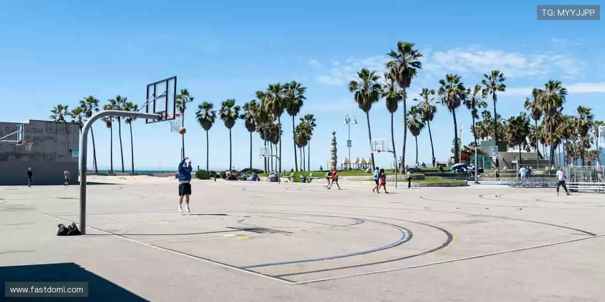 🏀团队协作，每一球都全力以赴！立即加入，点燃你的主场激情🔥